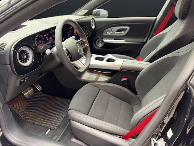 Mercedes-Benz CLA 350 AMG Line 4matic