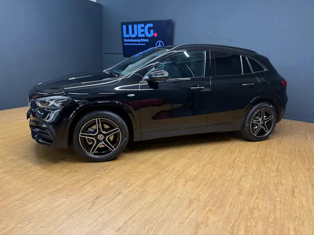 Mercedes-Benz GLA 250 e EQ Star - AMG / DISTRONIC / 360 Grad Kamera