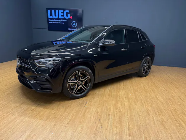 Mercedes-Benz GLA 250 e EQ Star - AMG / DISTRONIC / 360 Grad Kamera