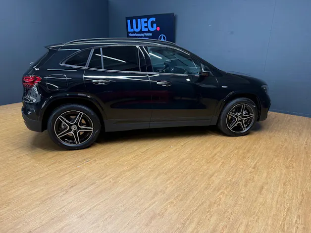 Mercedes-Benz GLA 250 e EQ Star - AMG / DISTRONIC / 360 Grad Kamera