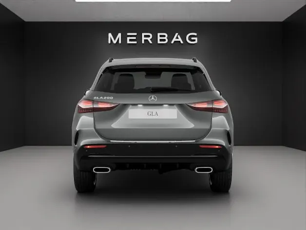 Mercedes-Benz GLA 200 7G-DCT