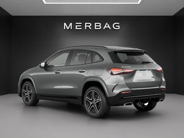 Mercedes-Benz GLA 200 7G-DCT