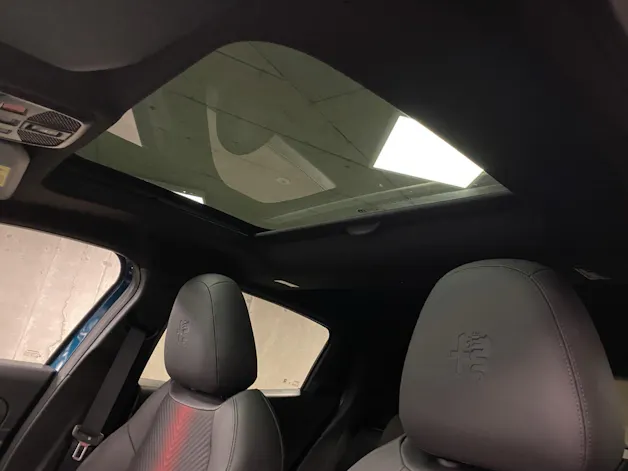 Alfa Romeo Junior 1.2 Ibrida Speciale Sky