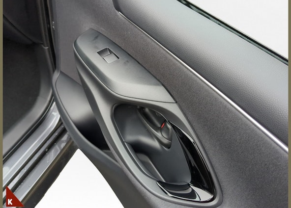 Vehicle image 16 Vehicle image 16