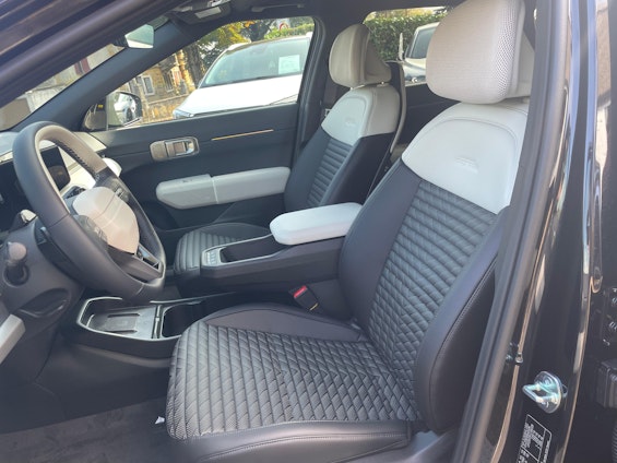 Vehicle image 10 Vehicle image 10