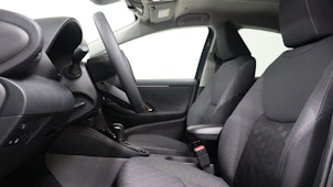 Vehicle image TOYOTA Yaris 1.5 VVT-i HSD Trend