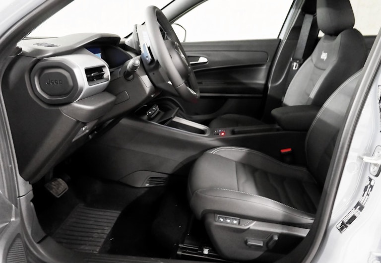 Vehicle image JEEP AVENGER