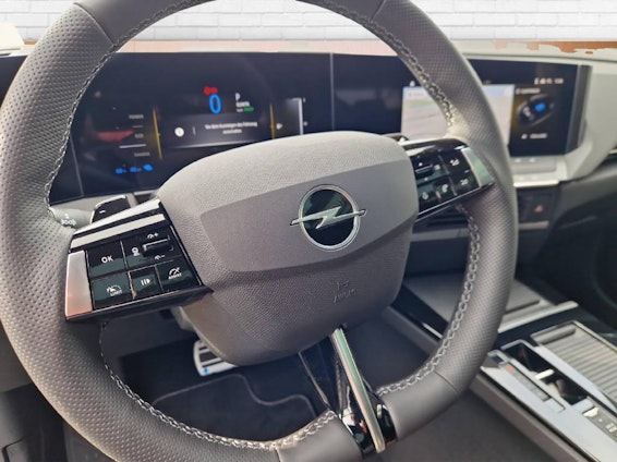 Vehicle image 8 Vehicle image 8