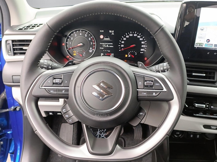 immagine del veicolo SUZUKI SWIFT