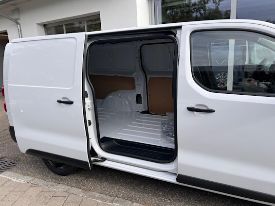 Vehicle image 10 Vehicle image 10