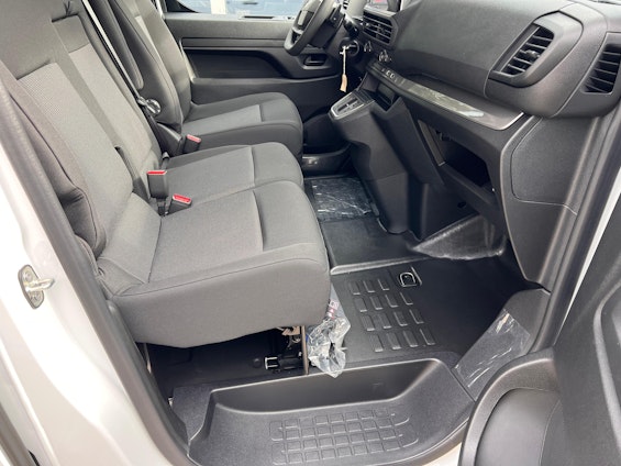 Vehicle image 11 Vehicle image 11