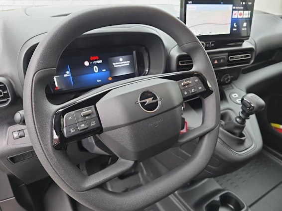 Vehicle image 8 Vehicle image 8