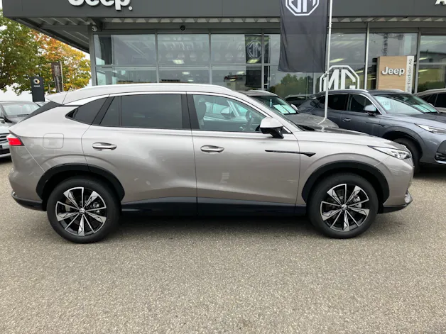 MG HS 1.5 Hybrid Luxury