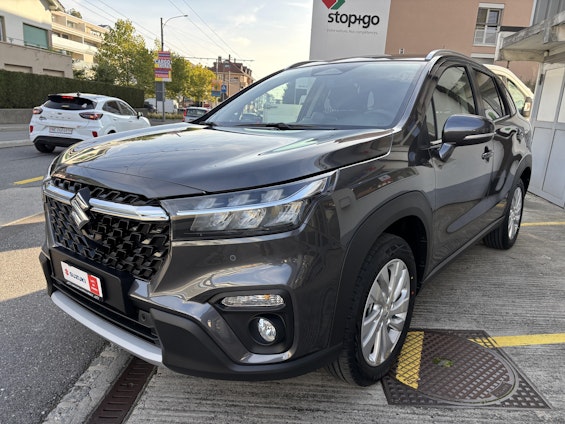First vehicle image