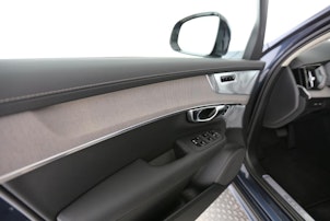 Vehicle image VOLVO XC90 2.0 T8 TE Ultra Dark eAWD