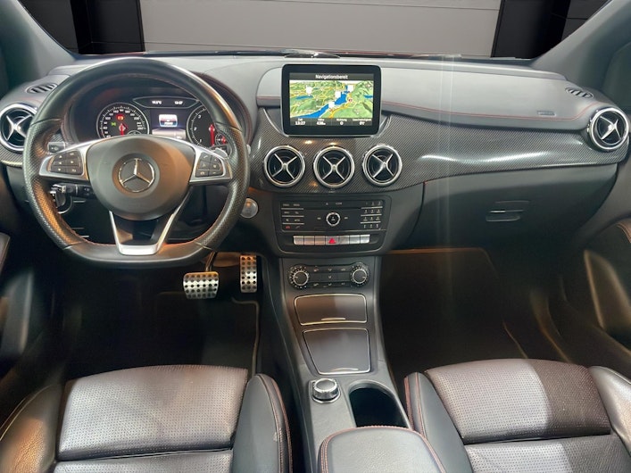 Vehicle image MERCEDES-BENZ B 220