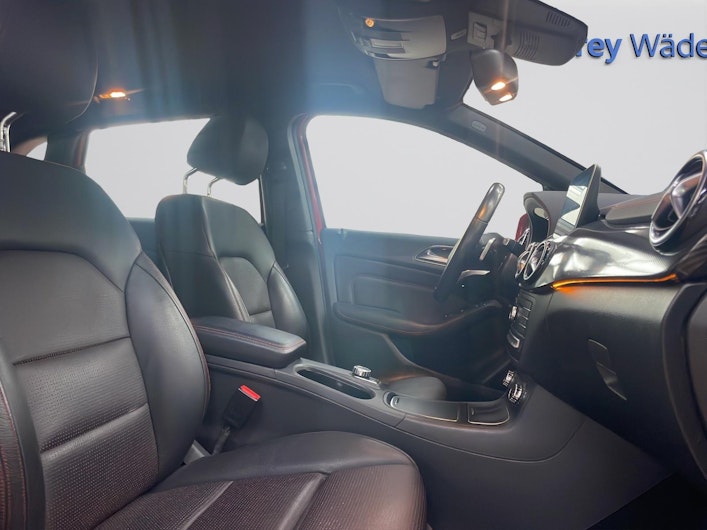 Vehicle image MERCEDES-BENZ B 220