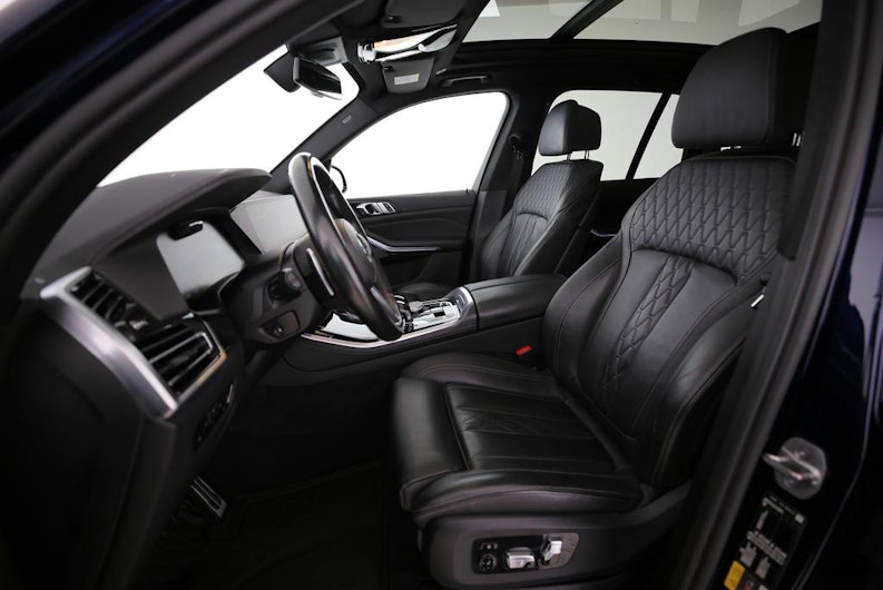 Vehicle image BMW X5