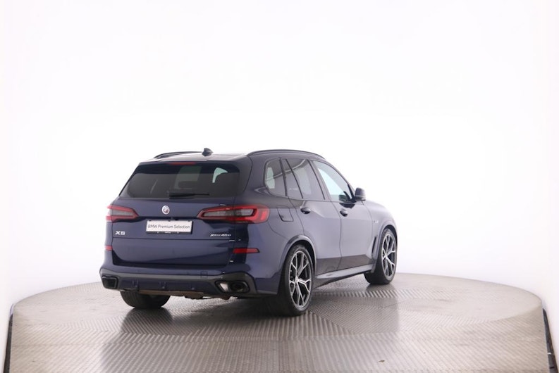 Vehicle image BMW X5