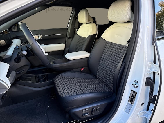 Vehicle image 13 Vehicle image 13