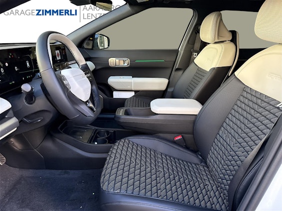 Vehicle image 12 Vehicle image 12