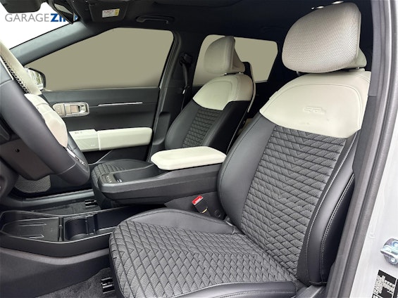 Vehicle image 15 Vehicle image 15