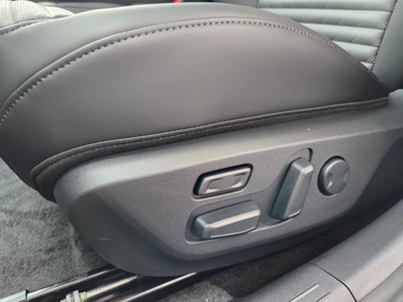 Vehicle image 23 Vehicle image 23