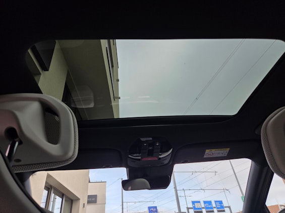 Vehicle image 32 Vehicle image 32