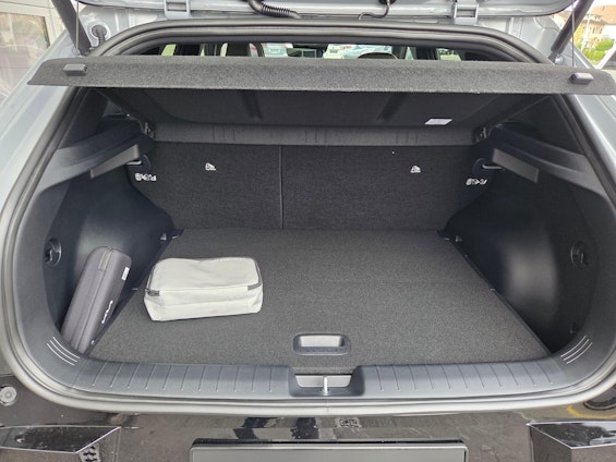 Vehicle image 16 Vehicle image 16