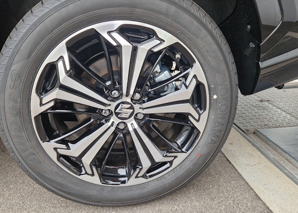 Vehicle image 14 Vehicle image 14