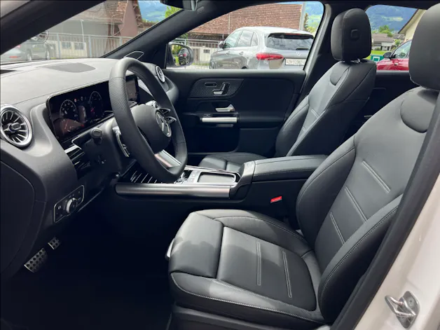 Mercedes-Benz GLA 250 Swiss Star AMG Line 4matic