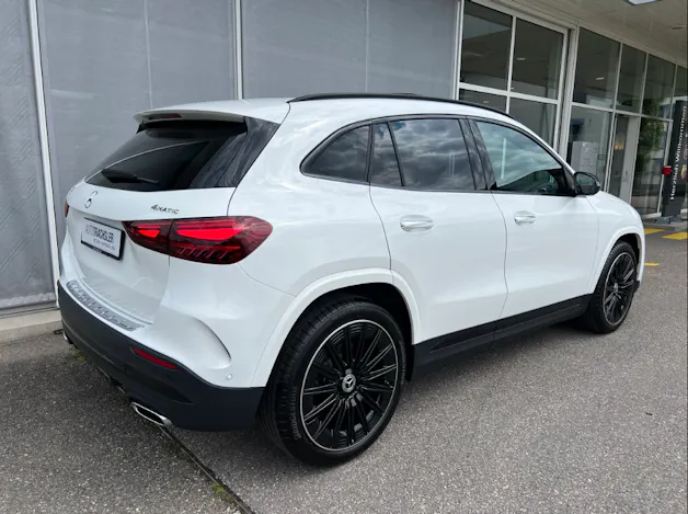 Mercedes-Benz GLA 250 Swiss Star AMG Line 4matic
