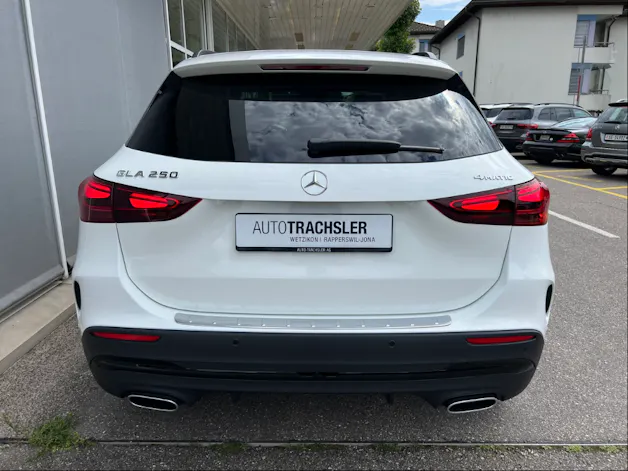 Mercedes-Benz GLA 250 Swiss Star AMG Line 4matic