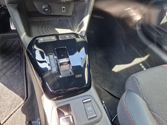 Vehicle image 14 Vehicle image 14