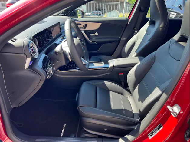 Mercedes-Benz A 220 AMG Line 4m