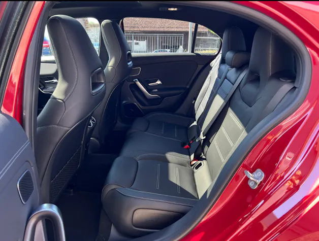 Mercedes-Benz A 220 AMG Line 4m