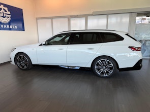 Vehicle image BMW 520d xDrive Touring M-Sport
