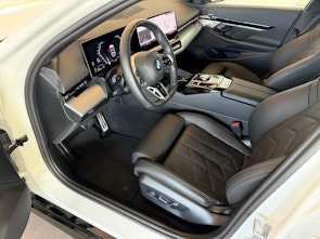 Vehicle image BMW 520d xDrive Touring M-Sport