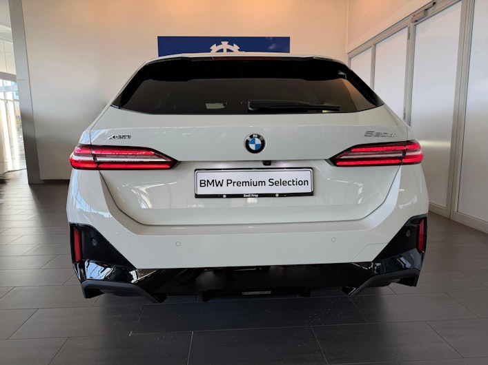 Vehicle image BMW 5 SERIES