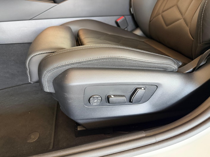 Vehicle image BMW 5 SERIES