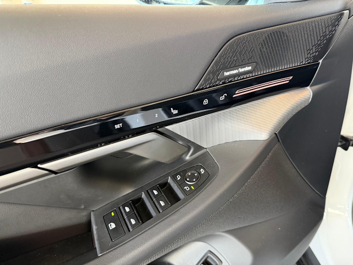 Vehicle image BMW 5 SERIES