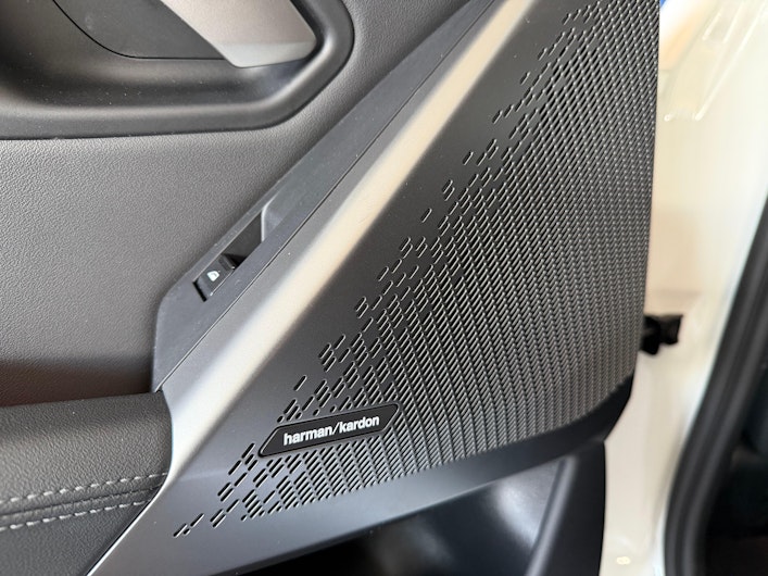 Vehicle image BMW 5 SERIES