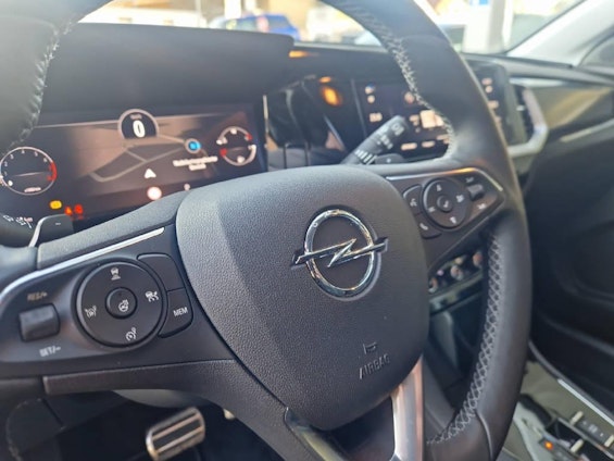 Vehicle image 8 Vehicle image 8