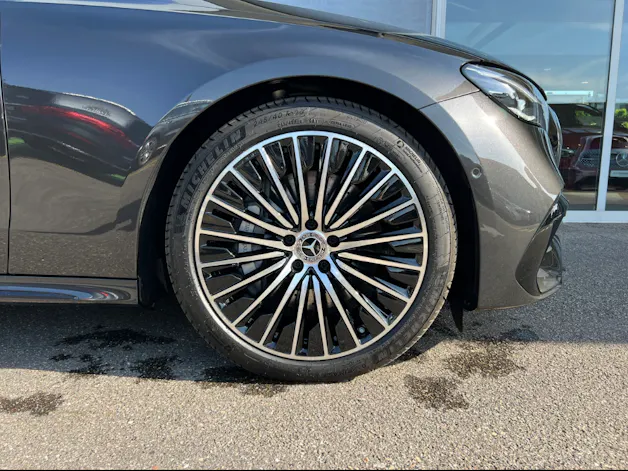 Mercedes-Benz E 200 AMG Line 4matic Kombi