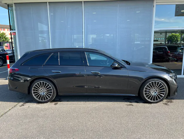 Mercedes-Benz E 200 AMG Line 4matic Kombi