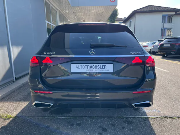 Mercedes-Benz E 200 AMG Line 4matic Kombi