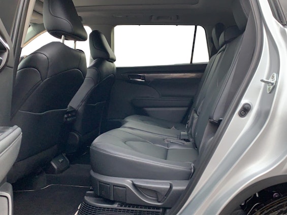 Vehicle image 9 Vehicle image 9