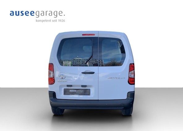 Vehicle image 4 Vehicle image 4