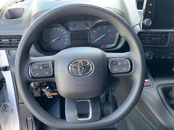 Vehicle image 10 Vehicle image 10