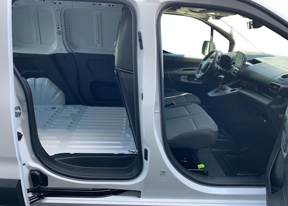 Vehicle image 5 Vehicle image 5